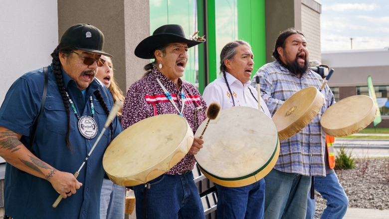 Header New TD branch in Tsuutina Alberta is built around Indigenous representation2