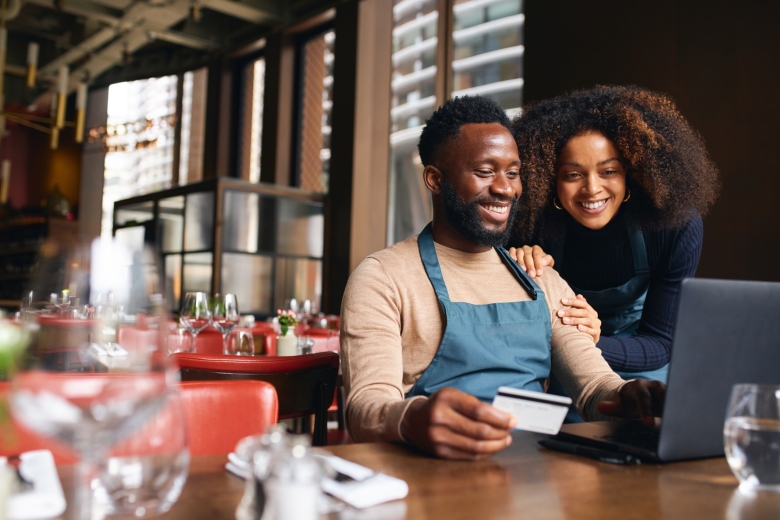 Header 3 reasons small businesses should have a business credit card