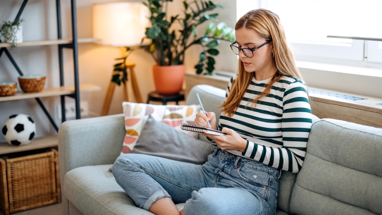 Header advice for creating financial resolutions that stick