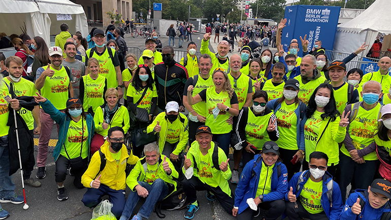 large group of Achilles runners